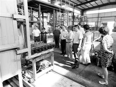 �M��Gɫ��Ч�����c�����ġ�����Դ���r�� 