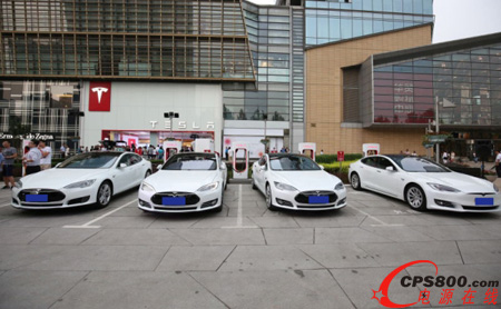 ��˹�����A�ĵ�һ�����������վ�����ڱ����A�Q�̘I�^�ȵ���˹�������A�Q�w������Tǰ