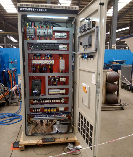 �F���{ԇ�D